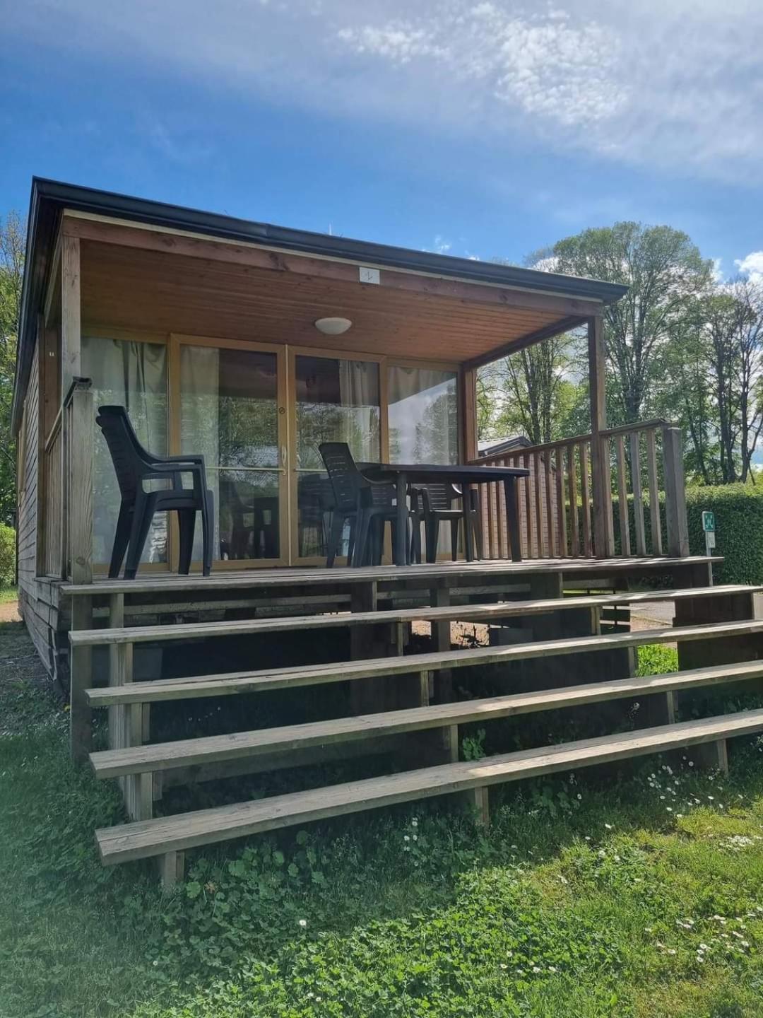Camping Onlycamp Des Halles Decize Esterno foto