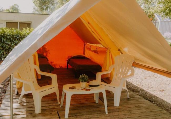 Camping Onlycamp Des Halles Decize Esterno foto
