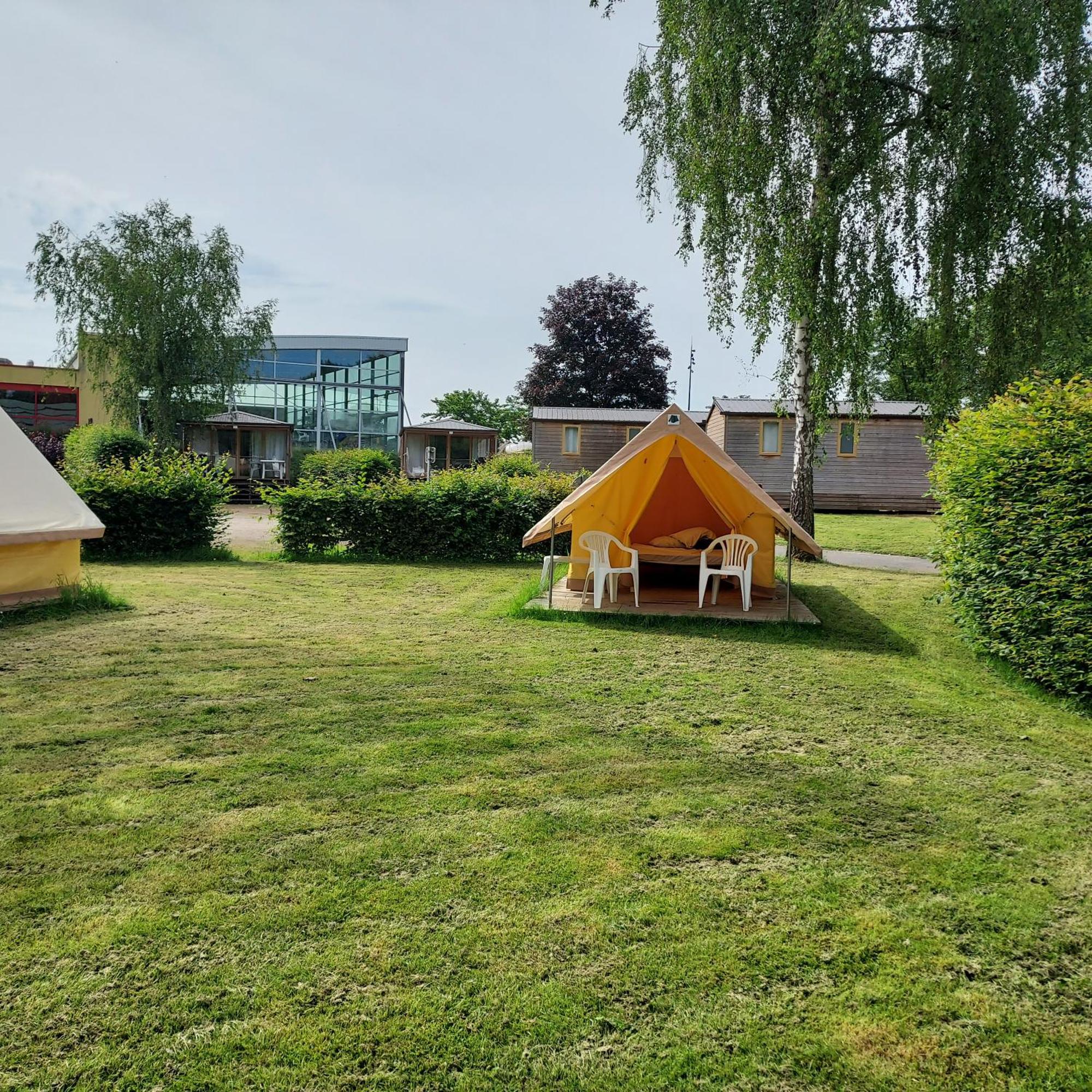 Camping Onlycamp Des Halles Decize Esterno foto